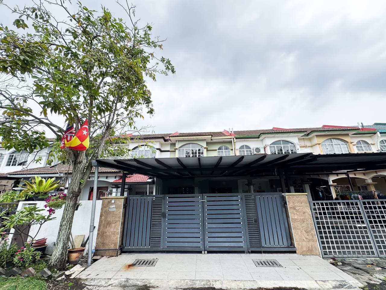Basic Unit House End Lot Unit Jalan Pending Bandar Puteri Klang - Image 1