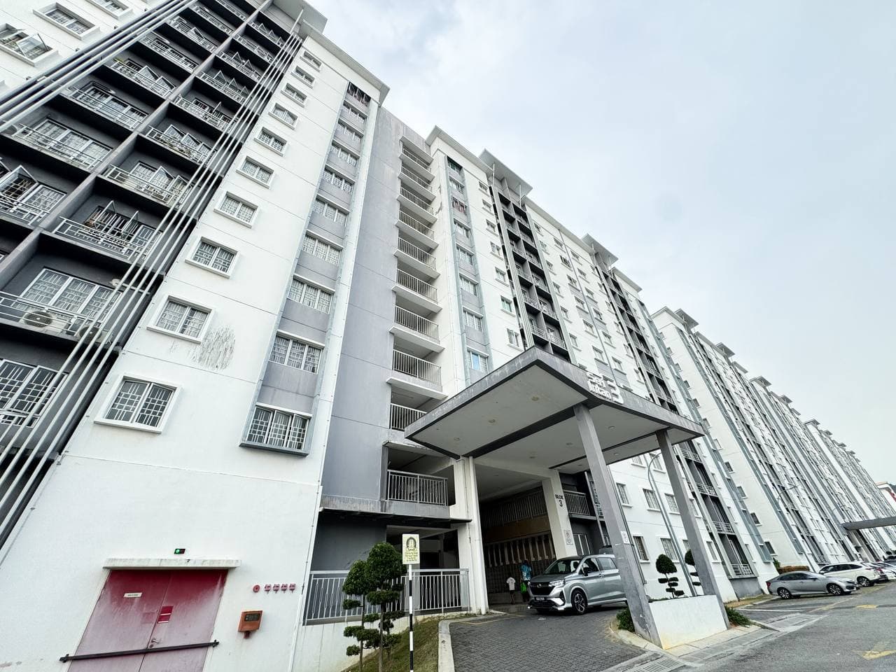 SERI INTAN APARTMENT SETIA ALAM - Image 1