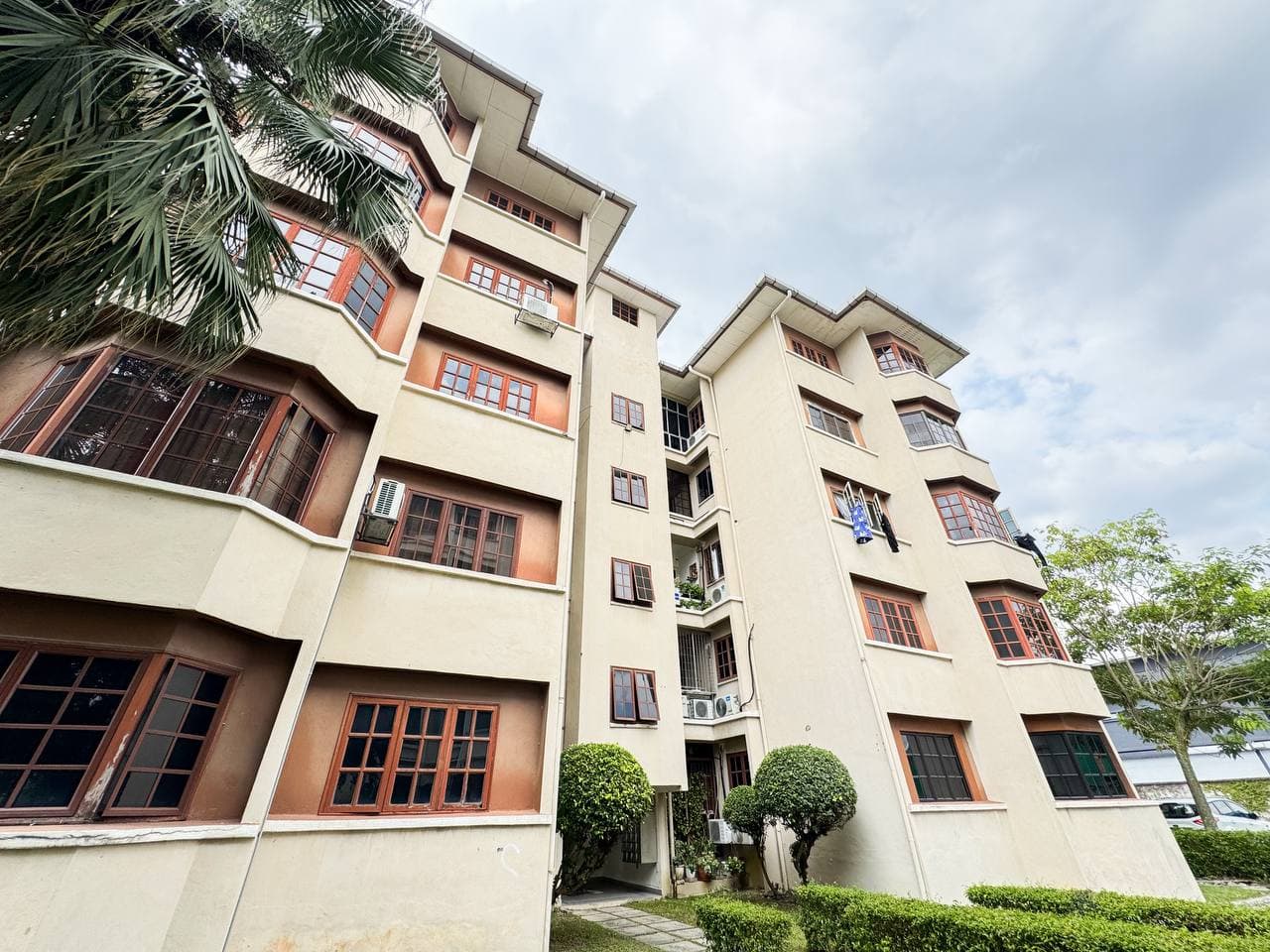 Sunway Court Apartment PJS 7 - Image 1