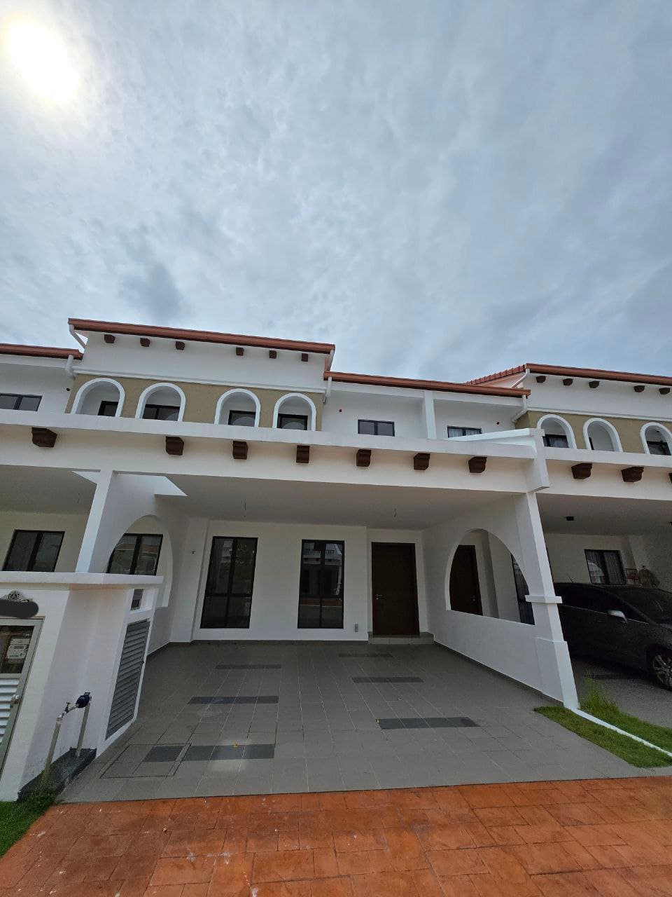Setia Safiro Adella - Image 1