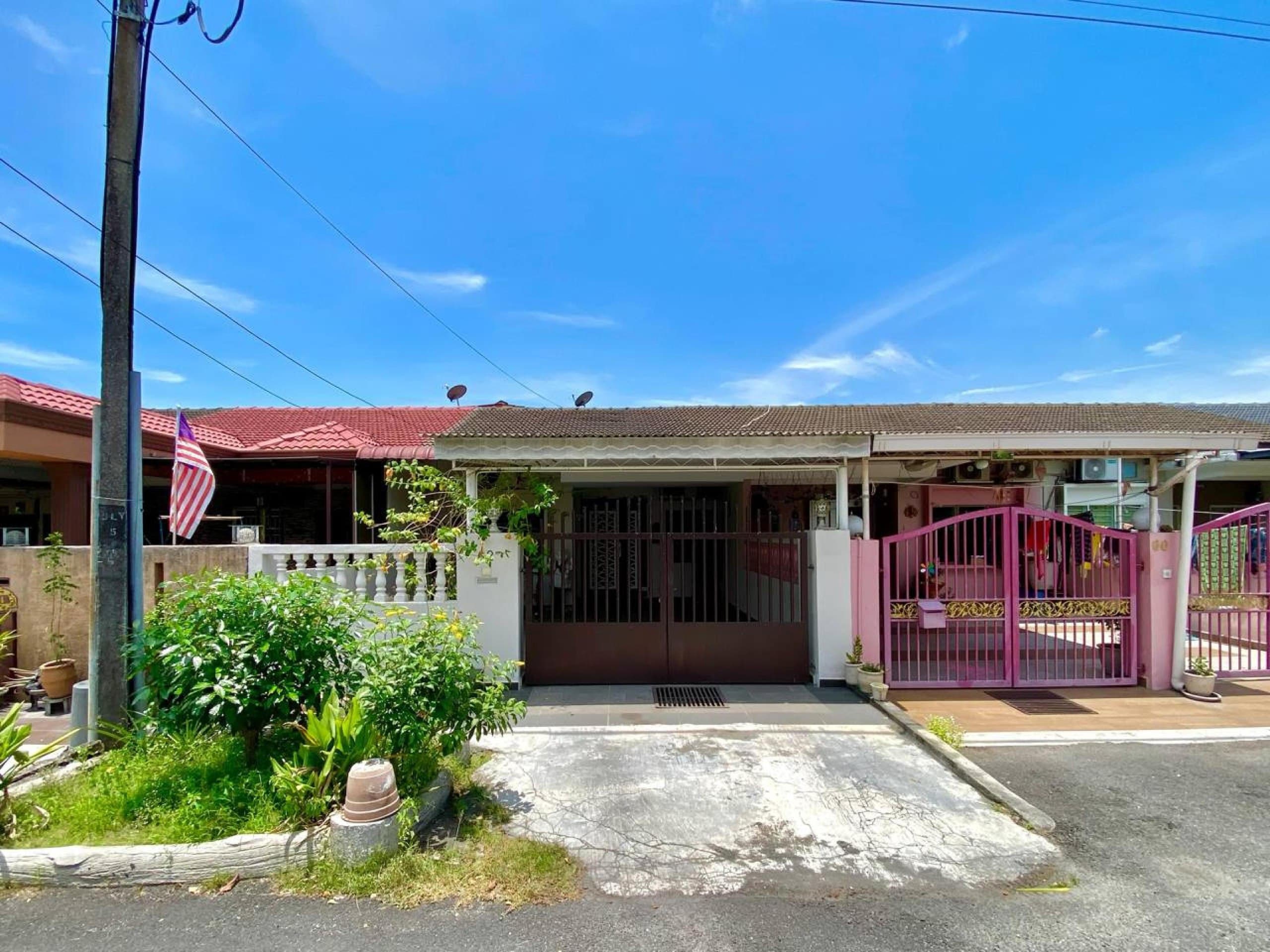 Fully Renovated Extended Single Storey Freehold Taman Melawis Klang - Image 1