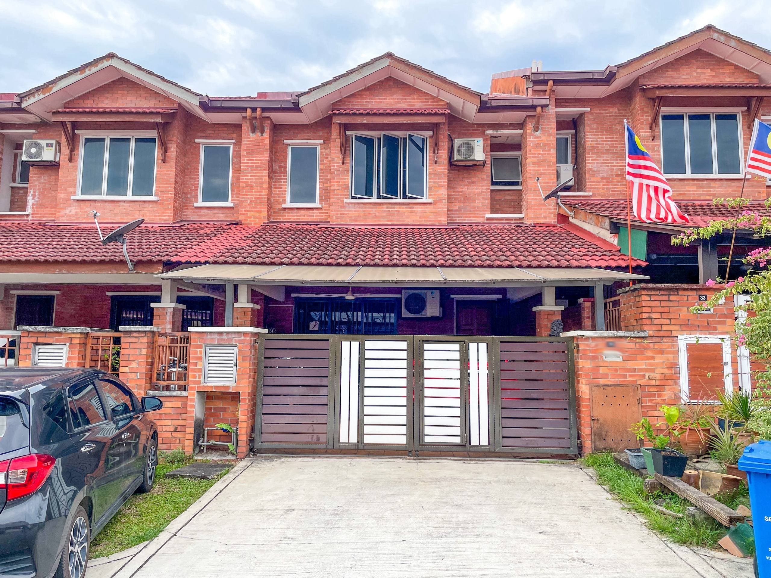 Double Storey Terrace Alam Budiman Seksyen U10 Shah Alam - Image 1