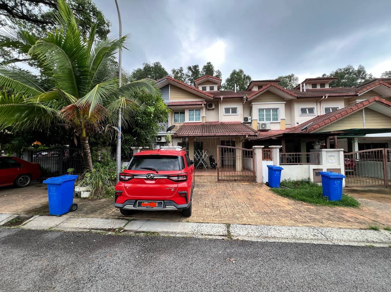 Double Storey Terrace Jalan Kristal Seksyen 7 Shah Alam - Image 1