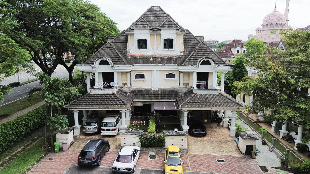2.5 Storey Semi D Presint 8 Putrajaya - Image 1
