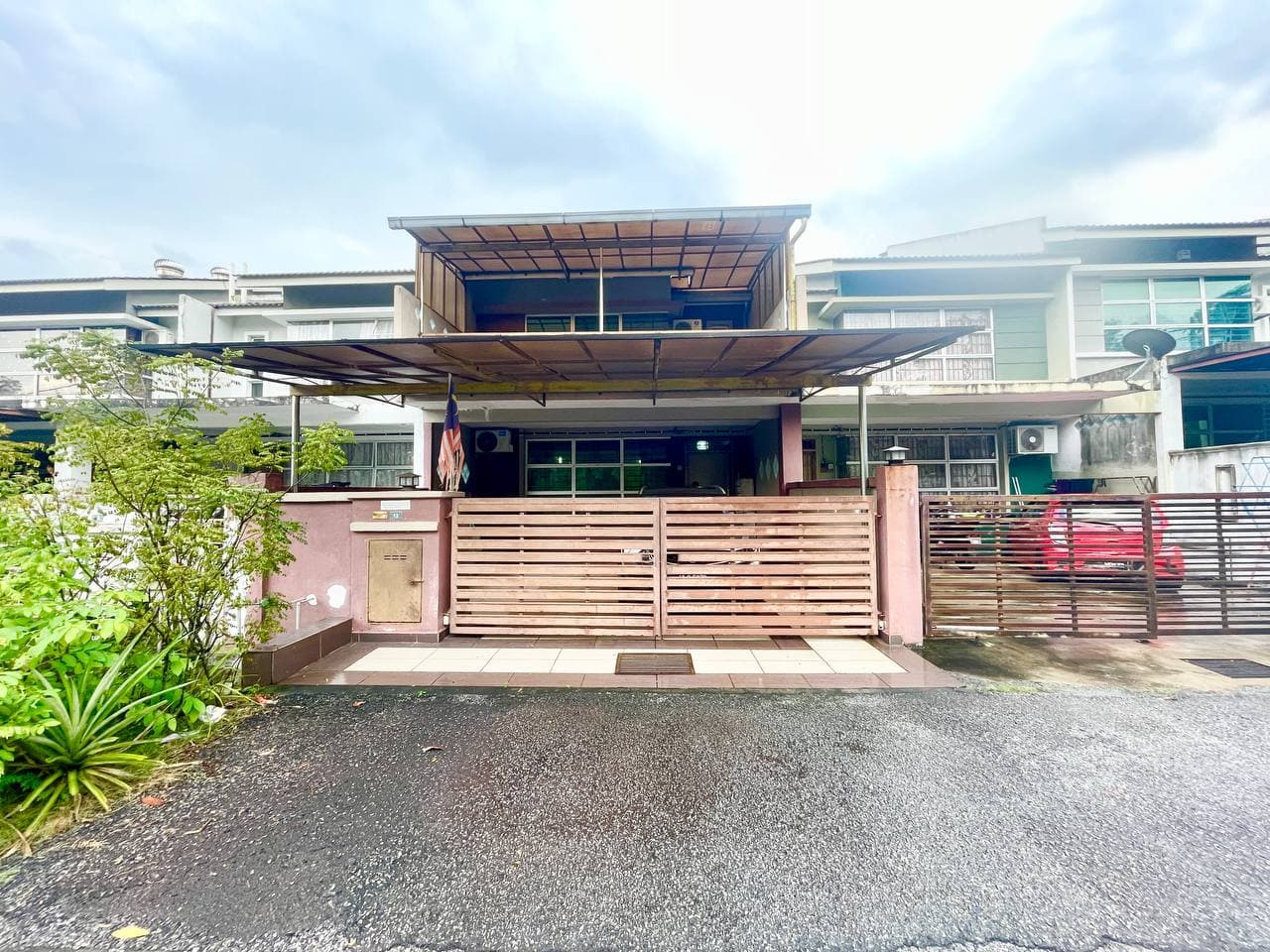 Double Storey Taman Mawar Salak Tinggi - Image 1