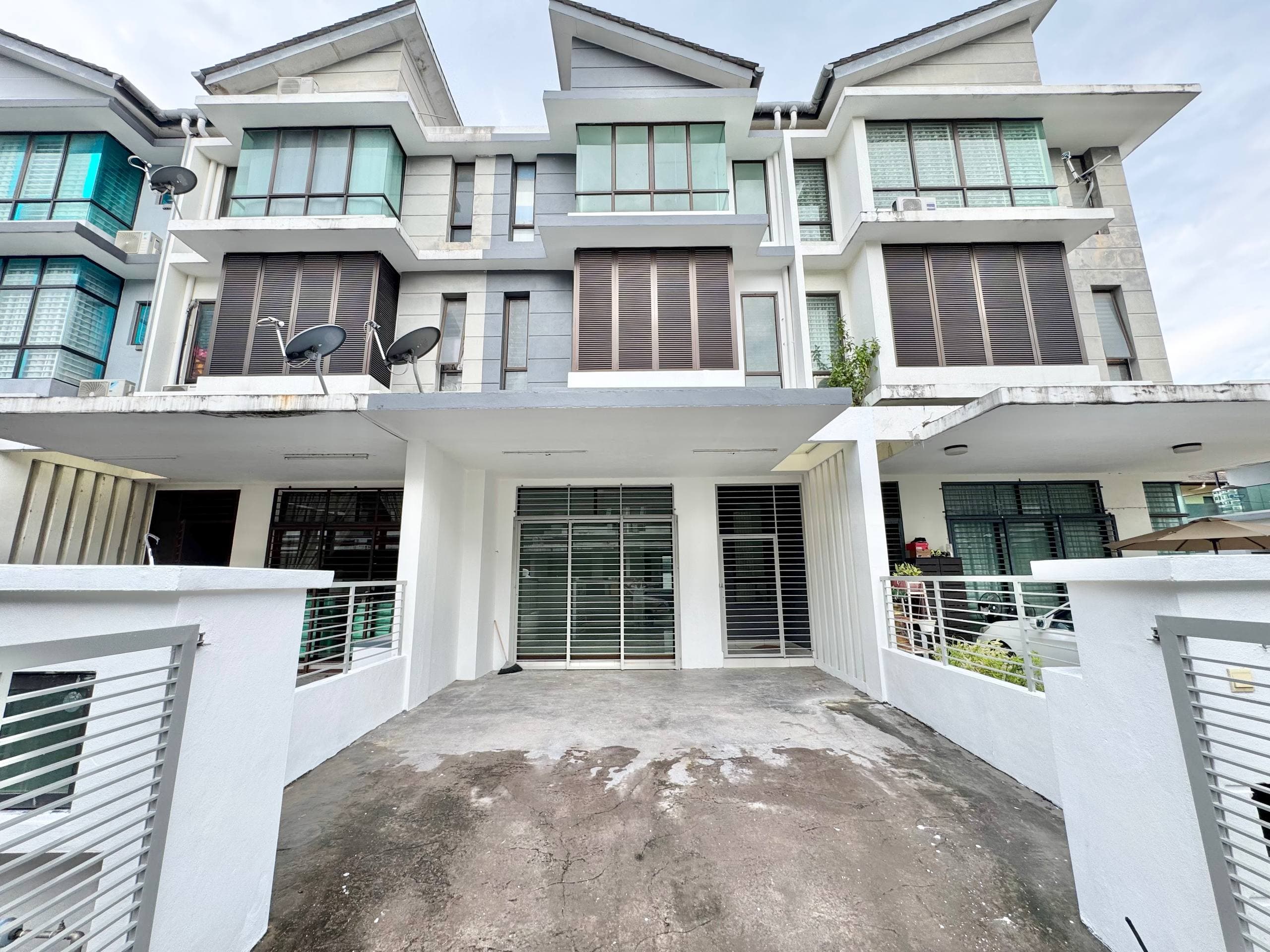 2.5-Storey Intermediate Taman Putra Impiana Puchong - Image 1
