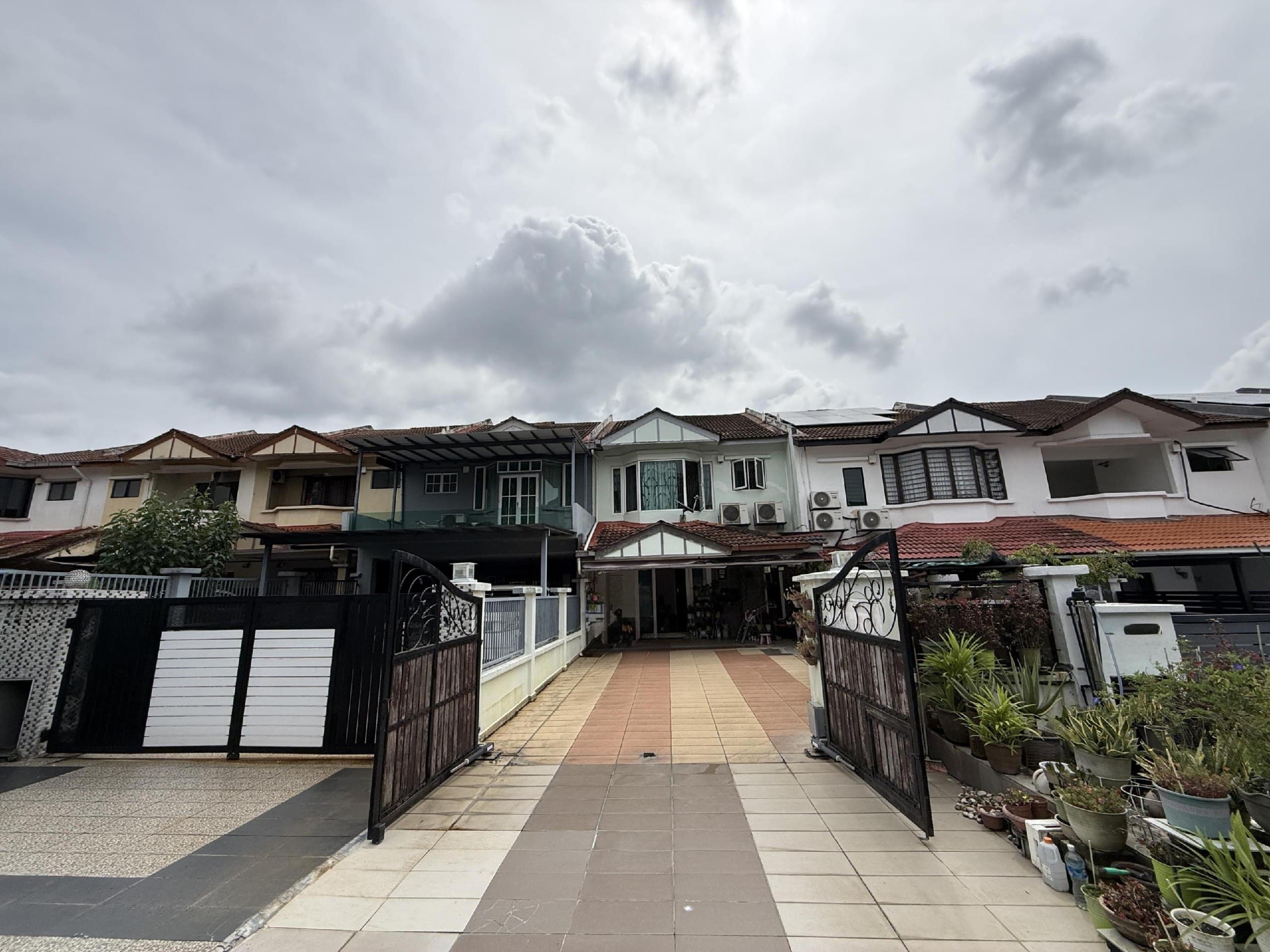 Superlink 2 Storey Taman Mutiara Indah Bukit Puchong - Image 1