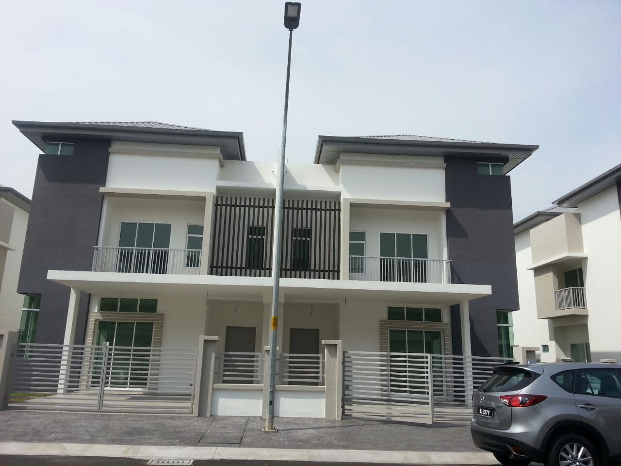 Double Storey Semi Detached House Canary Garden Bandar Bestari Klang - Image 1