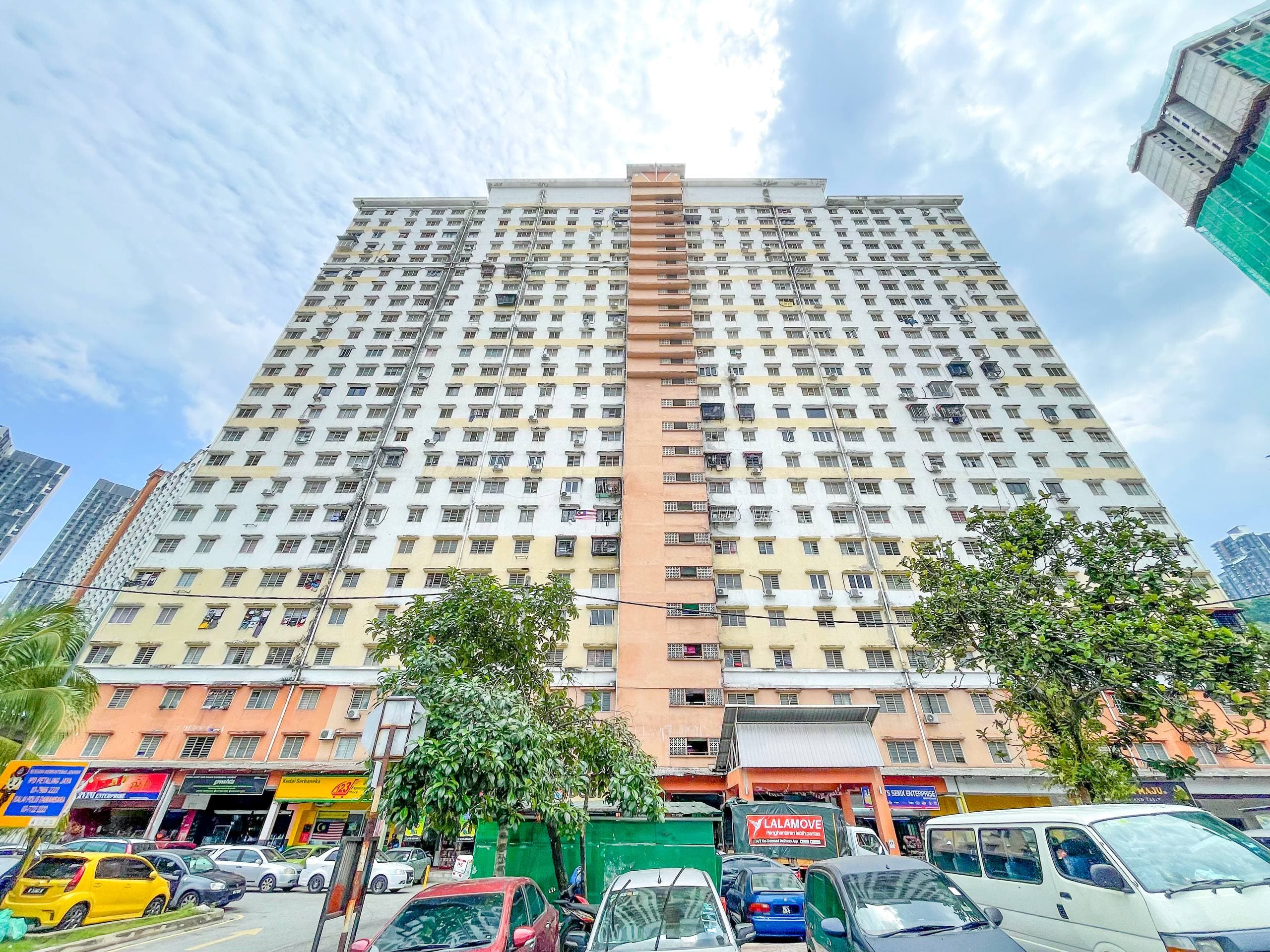Double Storey Superlink House Jalan Ambar Seksyen 7 Shah Alam - Image 1
