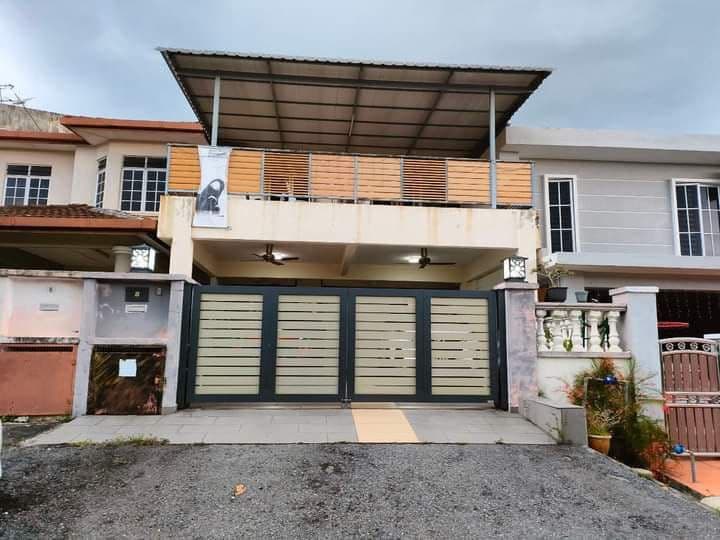 Renovated Double Storey Terrace Taman Mawar Bandar Baru Salak Tinggi - Image 1