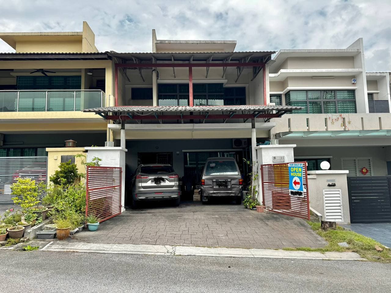 Double Storey Superlink DPremier Bandar Damai Perdana Cheras - Image 1