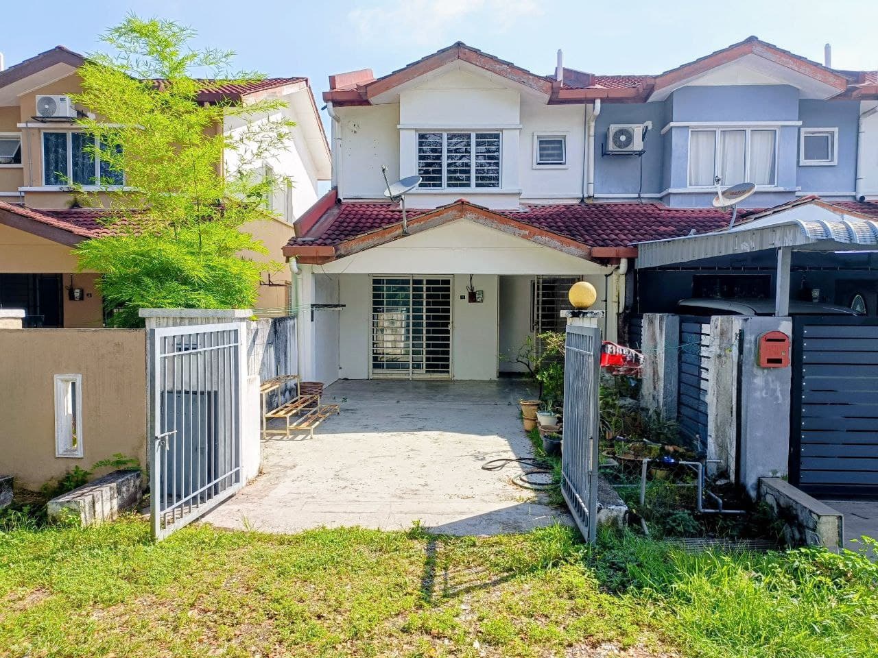 Facing Open Double Storey Terrace Taman Semenyih Permata Semenyih - Image 1