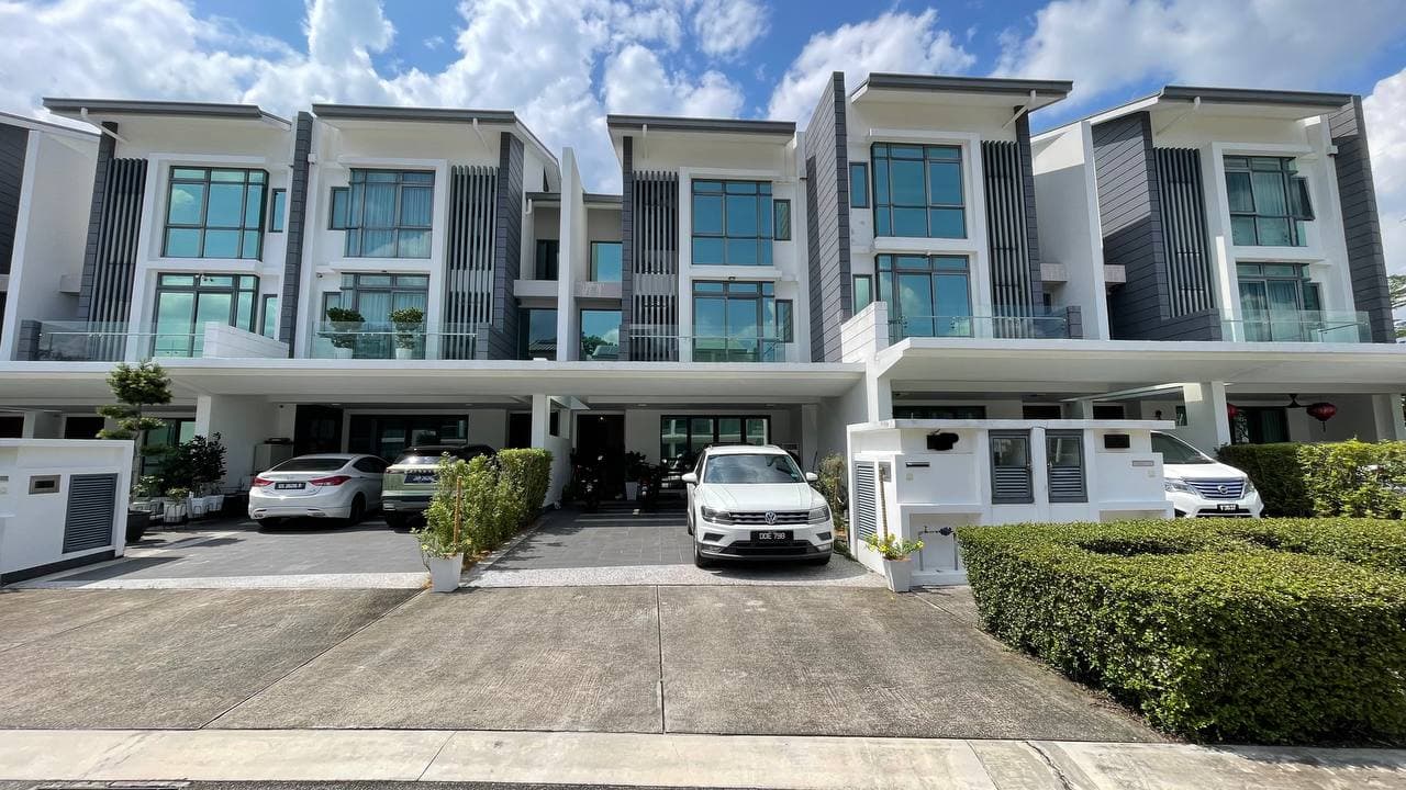 3 Storey Superlink Sejati Residence Cyberjaya Selangor - Image 1
