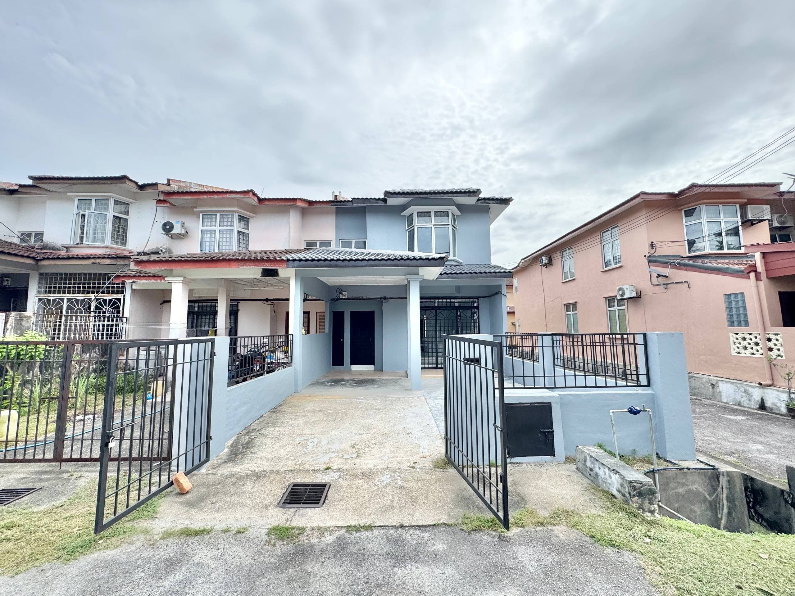 End Lot 2-Storey Taman Dahlia Salak Tinggi - Image 1