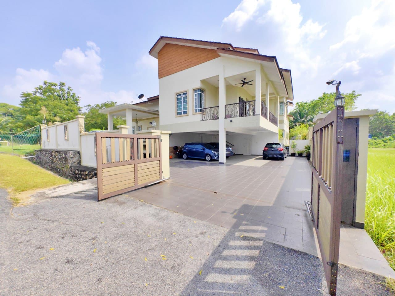 Corner Modern Design 2 Storey Bungalow Seksyen 4 Bandar Baru Bangi - Image 1