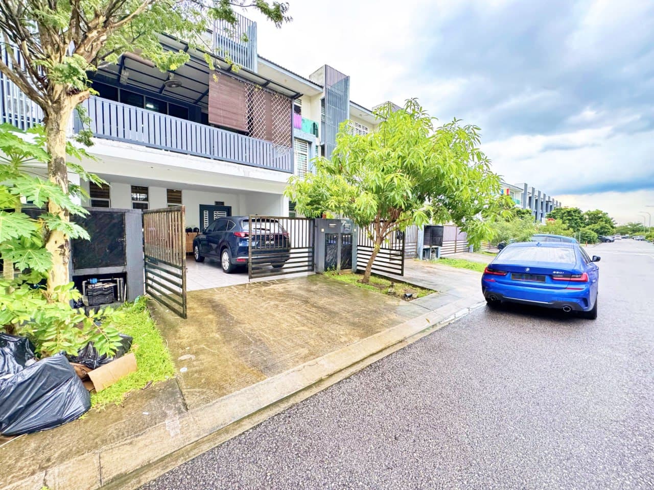 Renovated Furnished 3 Storey Terrace Bangi Avenue 3 Seksyen 7 - Image 1
