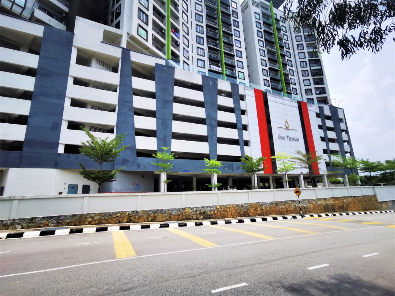 Fully Furnished Seri Tijanni Penthouse Bukit Rahman Putra Sg Buloh - Image 1