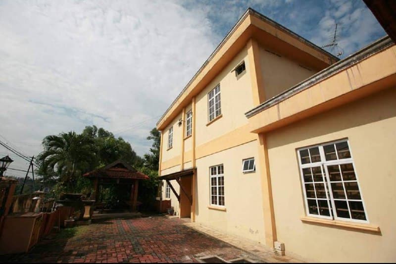 Corner 2 Storey Bungalow Seksyen 2 Bandar Baru Bangi - Image 1