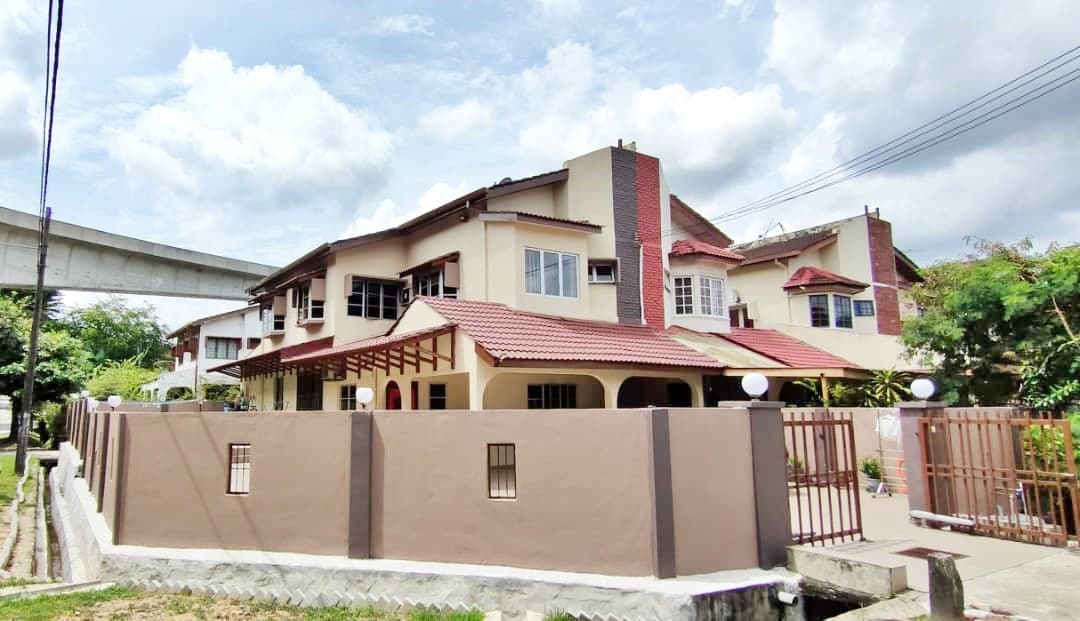 Corner Lot 2 Storey Terrace SS14 Subang Jaya Renovated - Image 1