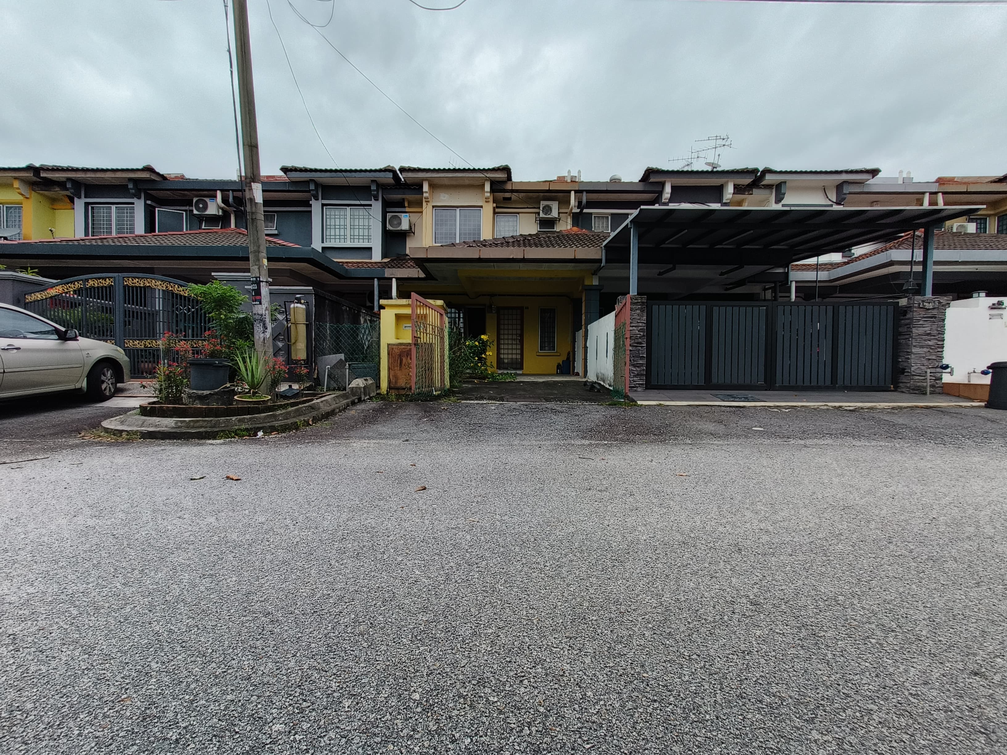 Double Storey Taman Puncak Jalil Seri Kembangan Selangor - Image 1