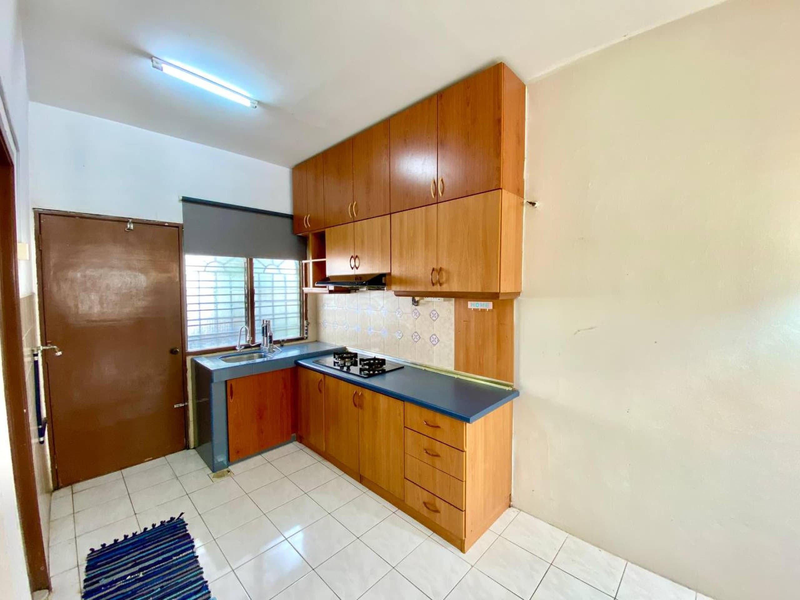 Renovated 2-Storey Terrace House at Taman Pinggiran Putra Seri Kembangan - Image 1