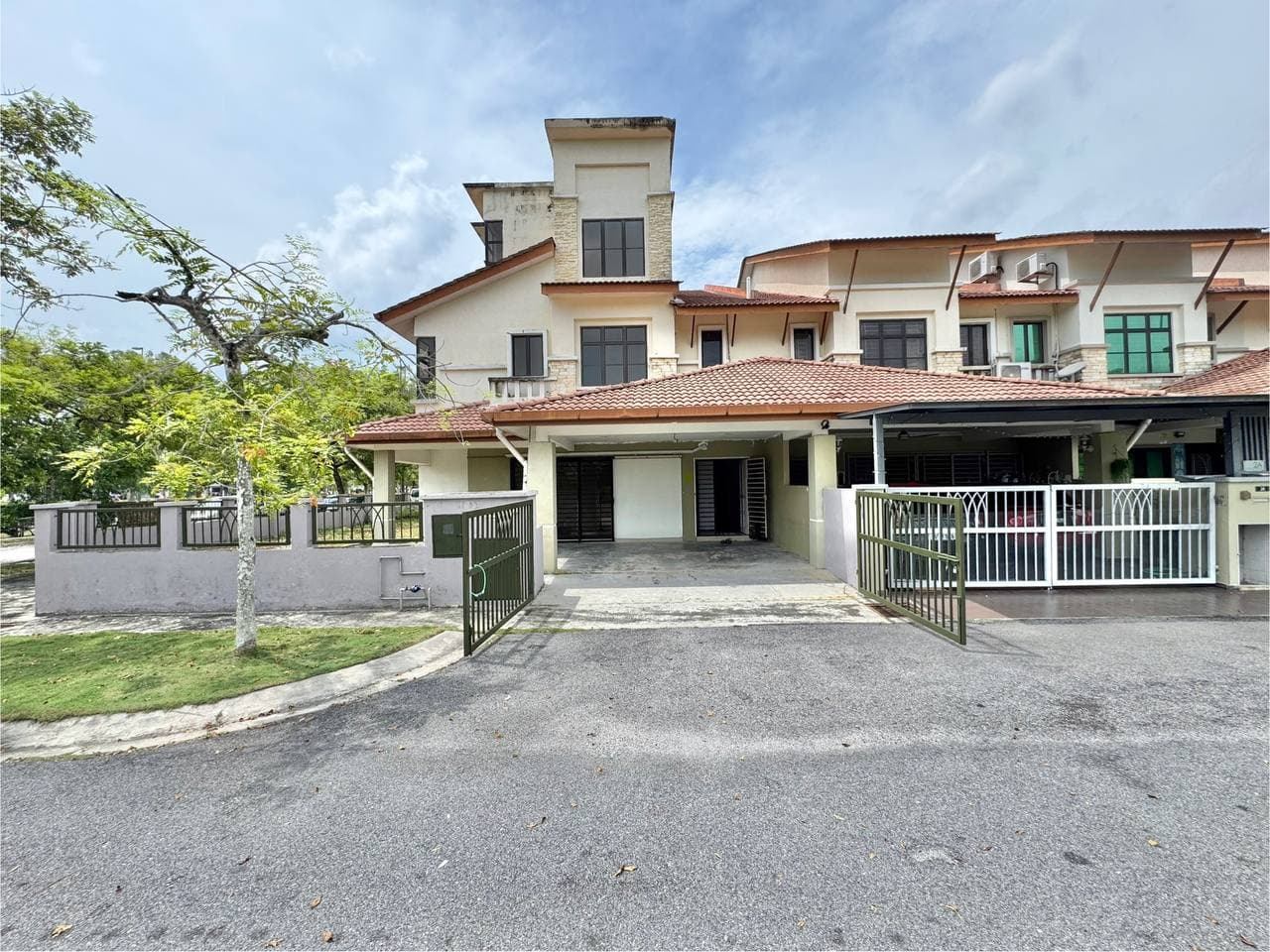 2.5 Storey Corner Lot Bandar Nusaputra Puchong