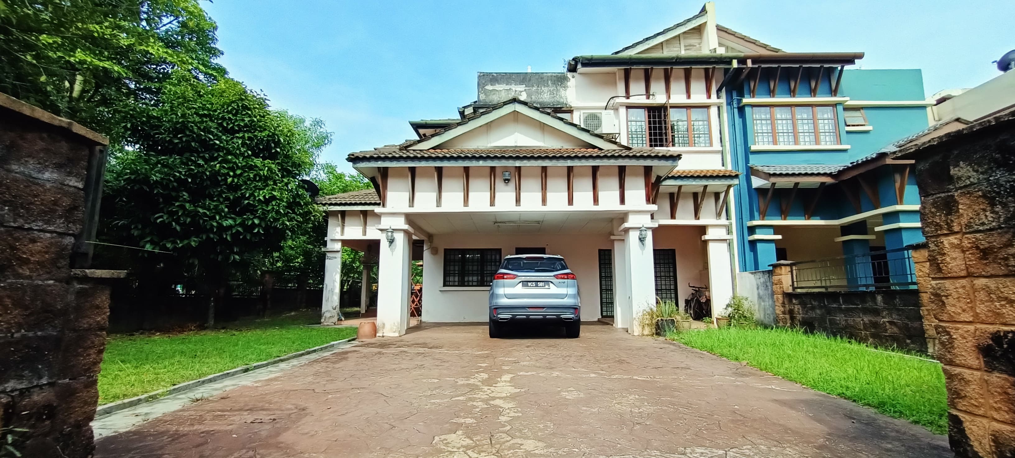 Double Storey Terraced Corner House Jalan Kubah Bukit Jelutong Shah Alam - Image 1