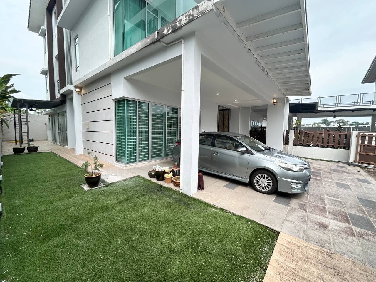 3-Storey Semi-Detached Villa 1080 Residence Puncak Saujana Kajang