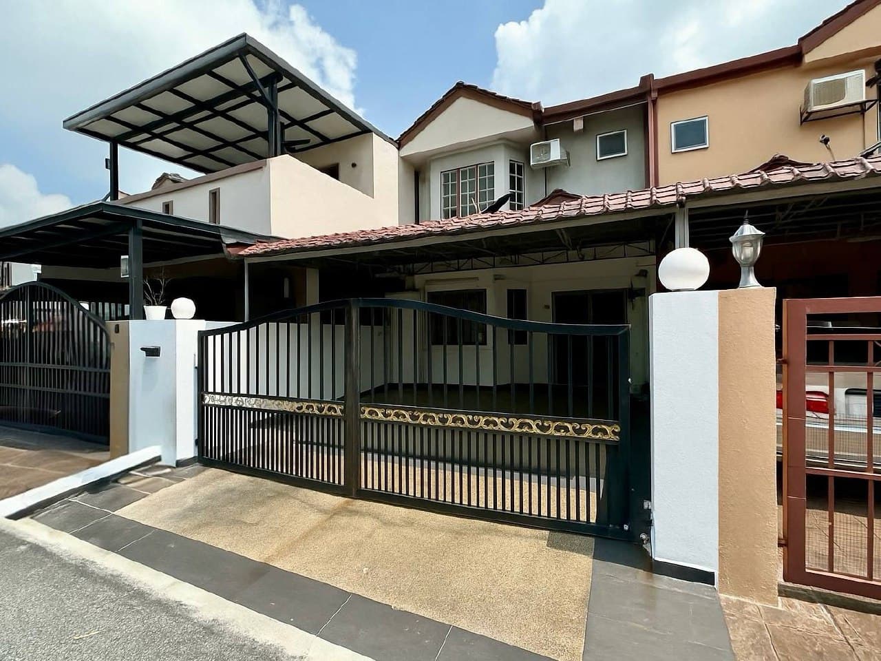 Double Storey Taman Subang Indah Bandar Sunway Petaling Jaya - Image 1