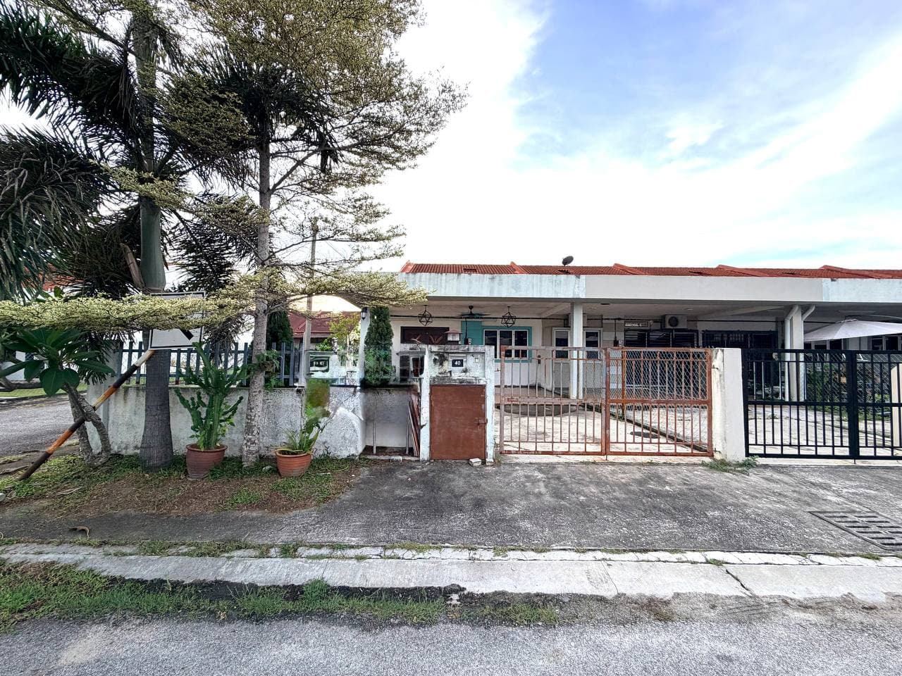 Single Storey Terrace End Lot House Taman Meru Permai Meru Klang - Image 1