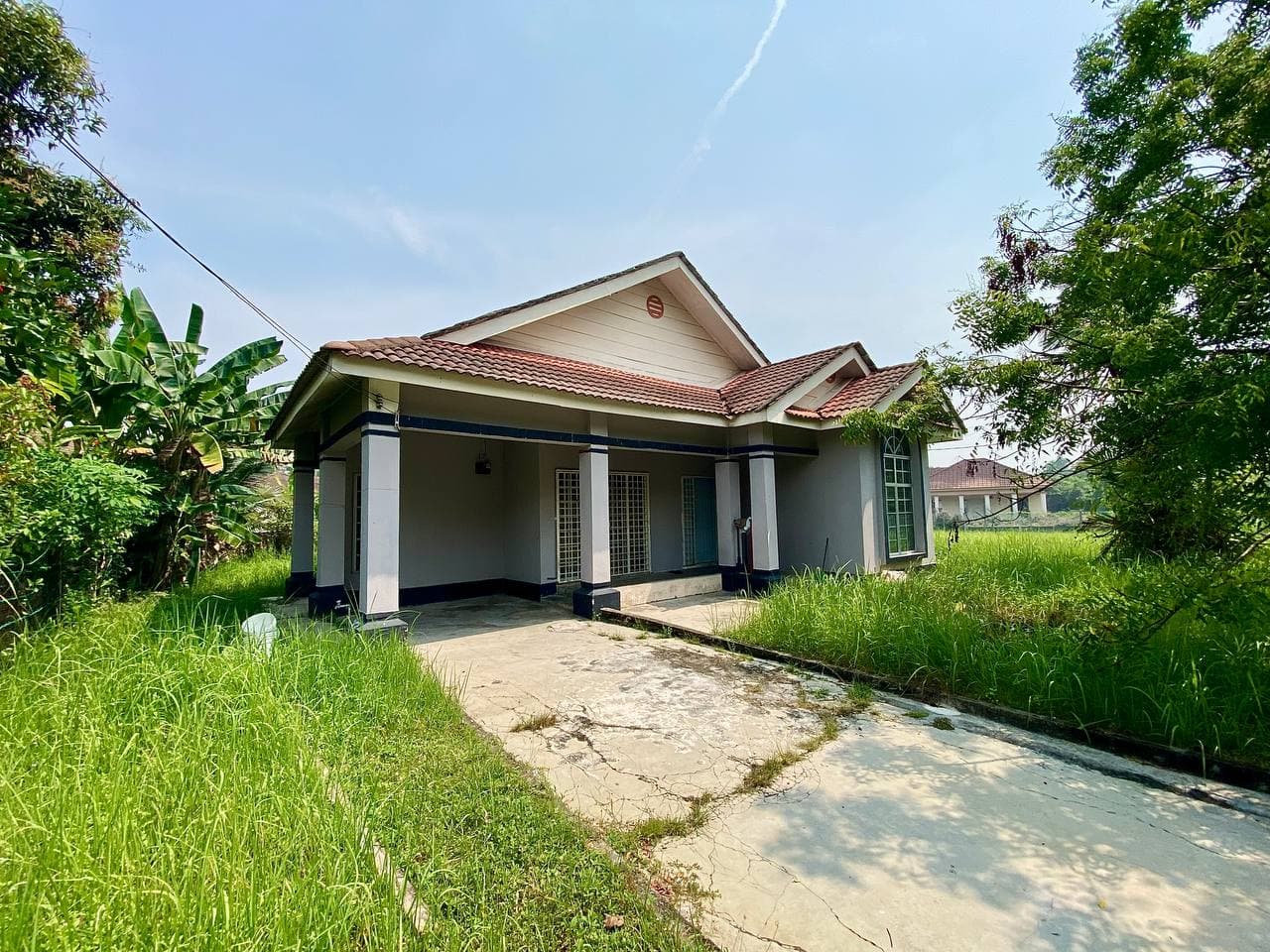 Single Storey Corner Lot Banglow Tasik Angsana Sungai Pelek, Sepang - Image 1