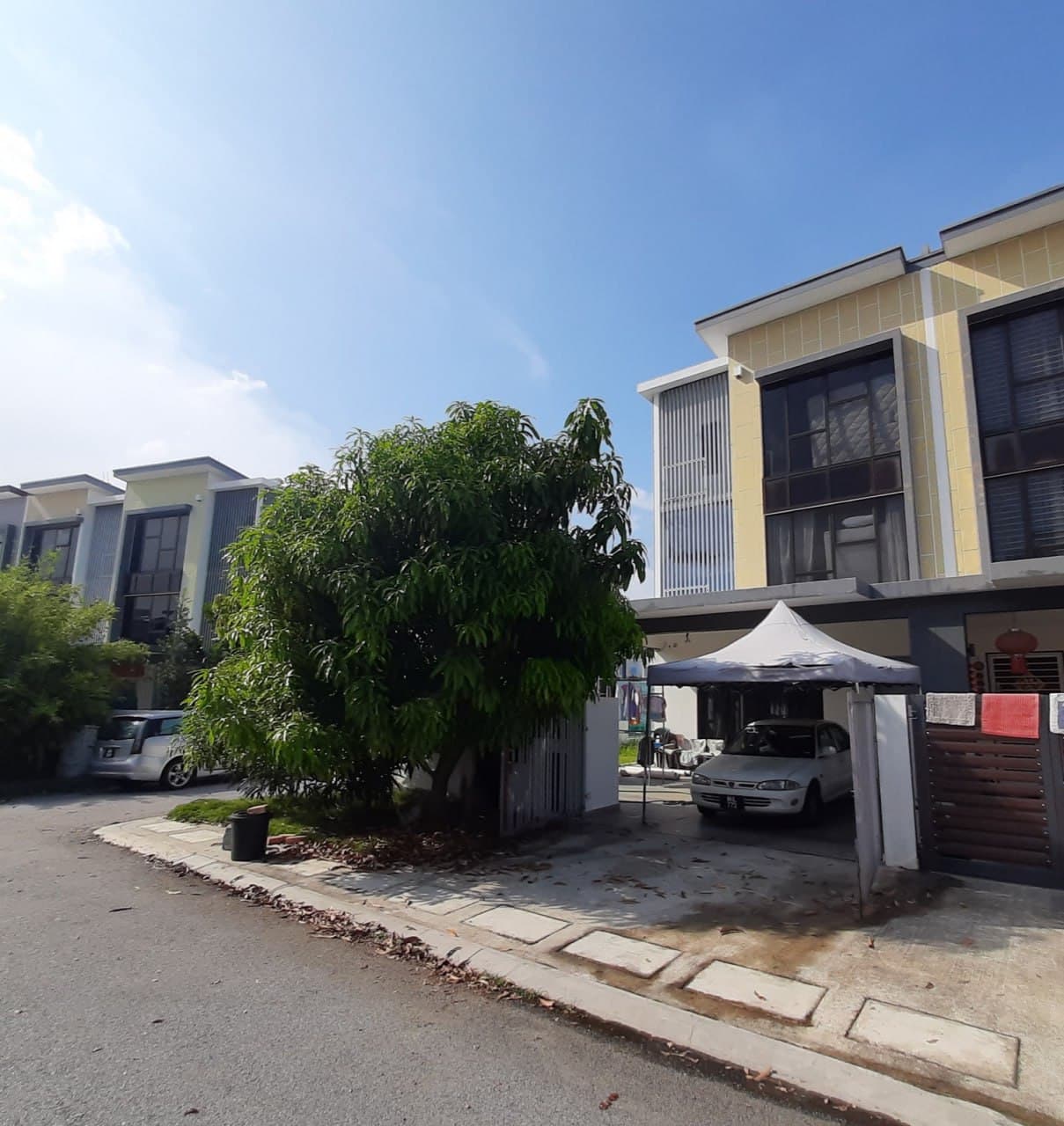Freehold End Lot 3 Storey Link Terrace Setia Utama Decora Setia Alam - Image 1