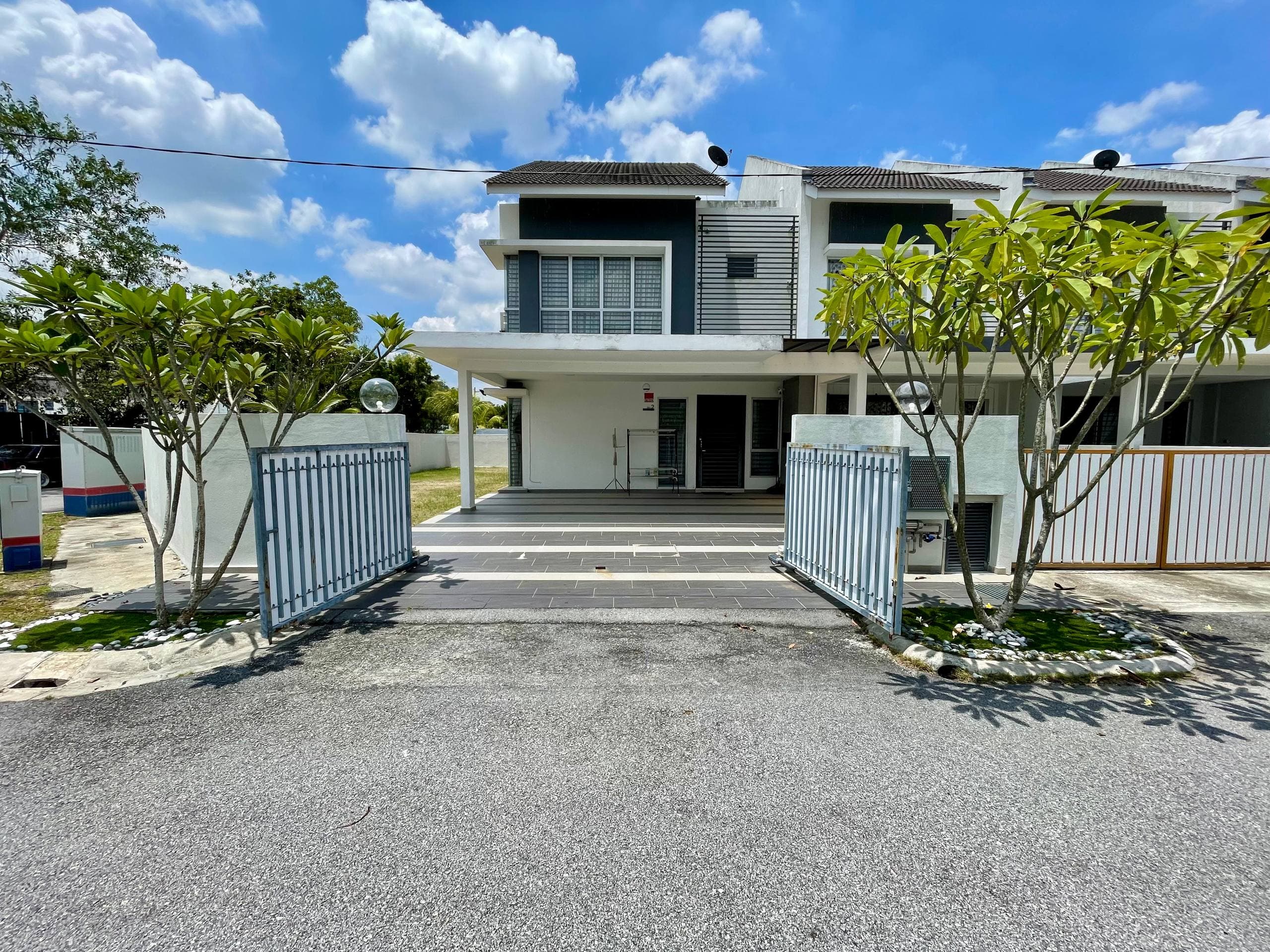 Double-storey Terrace House Bandar Country Homes, Rawang - Image 1