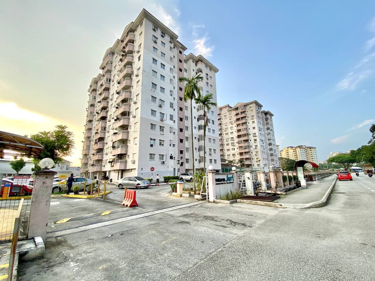 Penthouse Pangsapuri Jati 1, USJ 1, Subang Jaya - Image 1