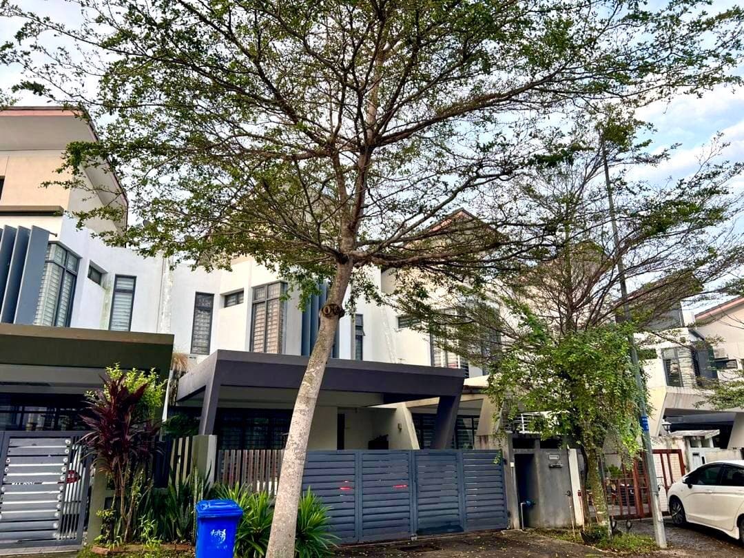 Laman Glenmarie 2-Storey Terrace - Image 1