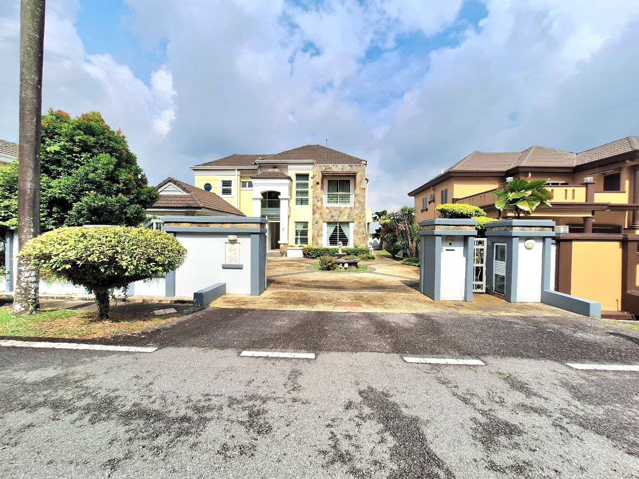 Double Storey Bungalow Taman Bukit Saga, Seksyen 26, Shah Alam