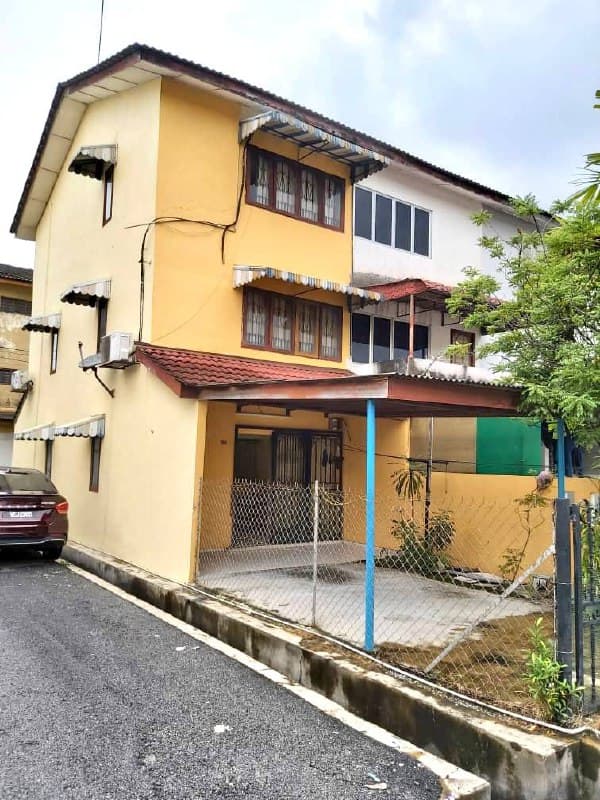 3 Storey Endlot Taman Sri Muda Seksyen 25, Shah Alam - Image 1