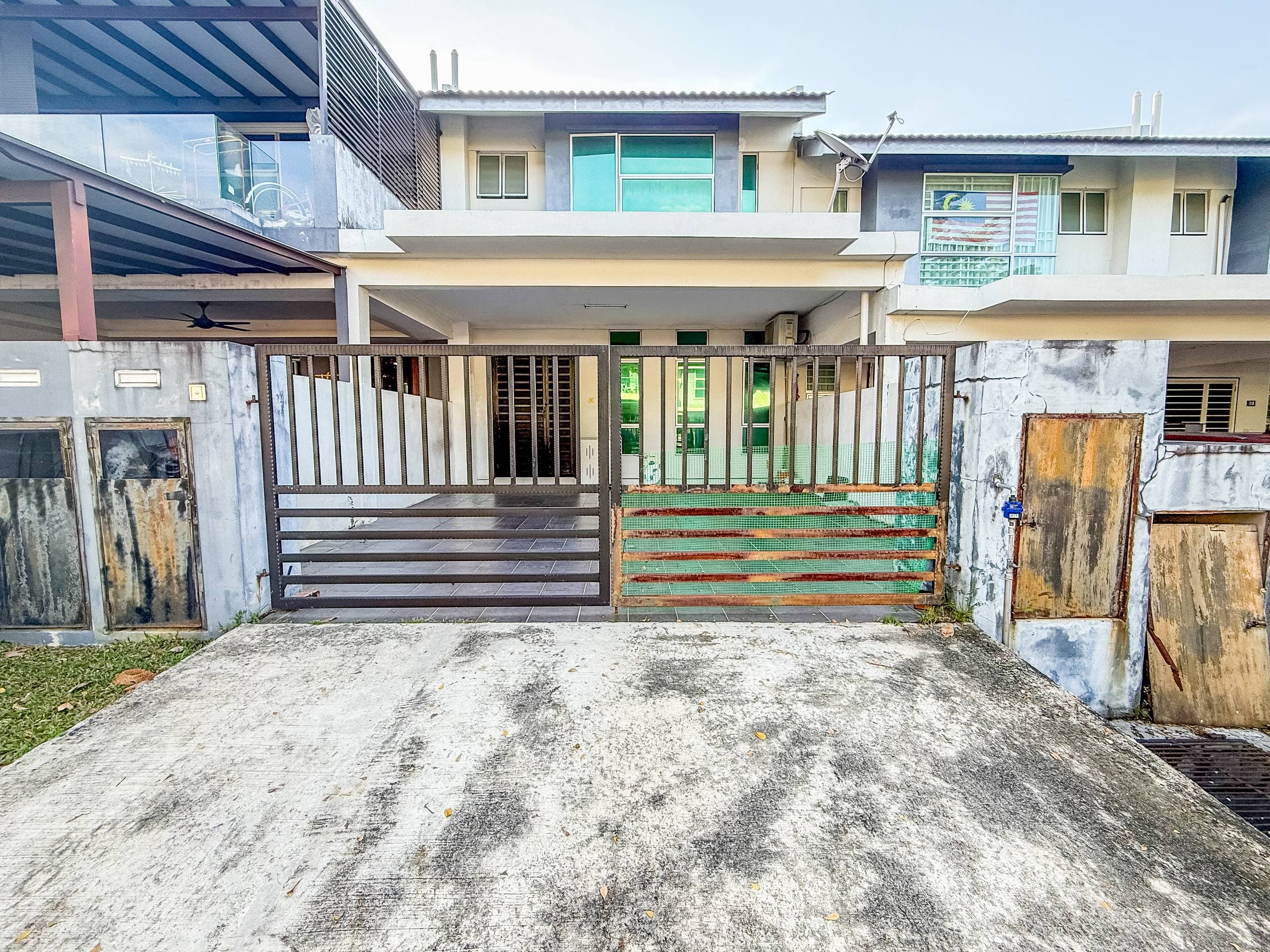 Double Storey Terrace Bangi Avenue 1 - Image 1