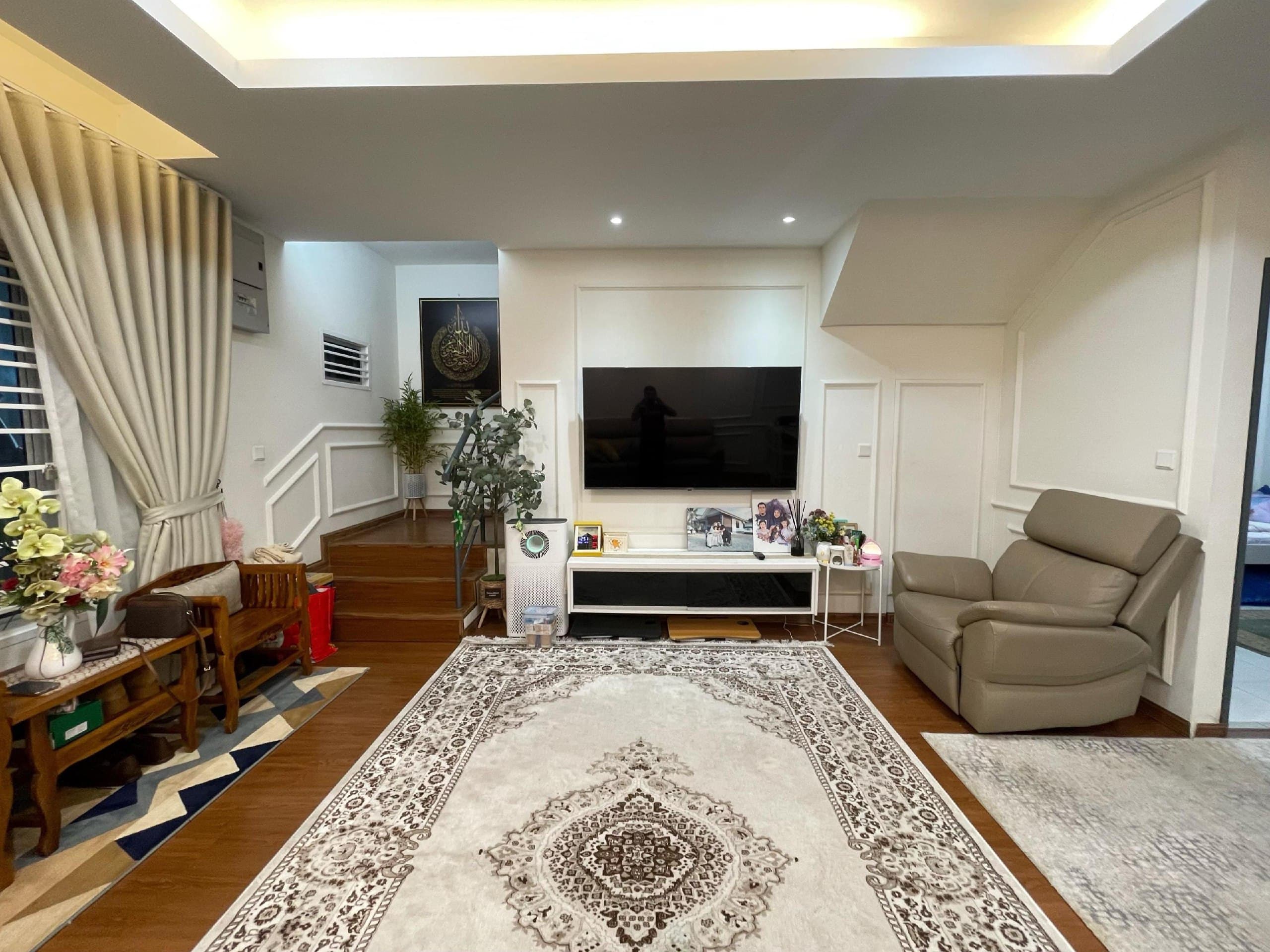 Fully Renovated Double Storey Terrace Kita Bayu Cybersouth - Image 1