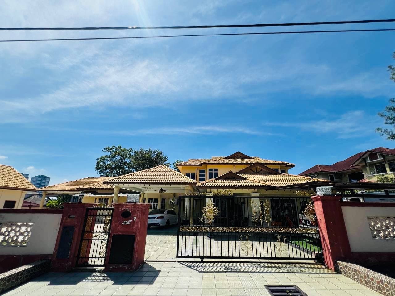 Double Storey Bungalow House Bangi Hill Seksyen 3 - Image 1