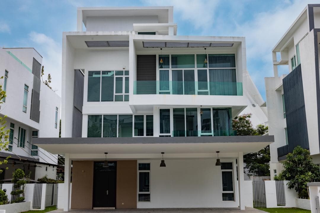Renovated Luxury Bungalow Aspen Garden Residence Cyberjaya - Image 1