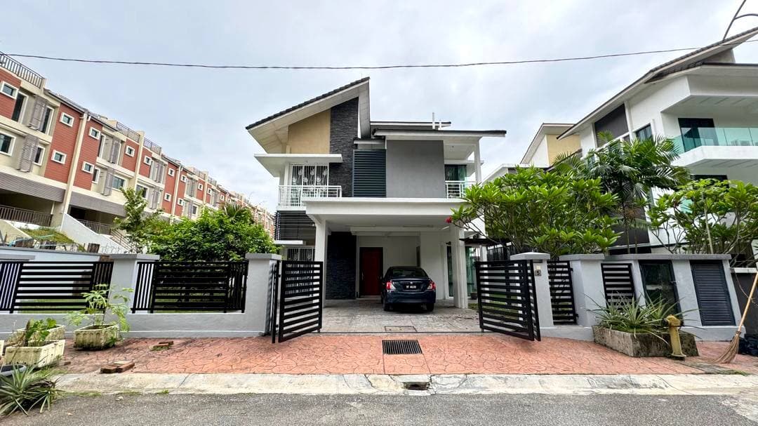 Anjung Melati 3-Storey Bungalow - Image 1