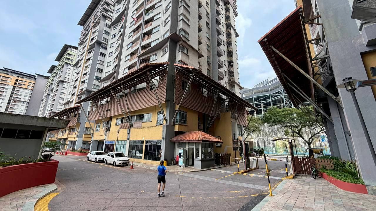 Perdana Exclusive Condo, Damansara Perdana - Image 1