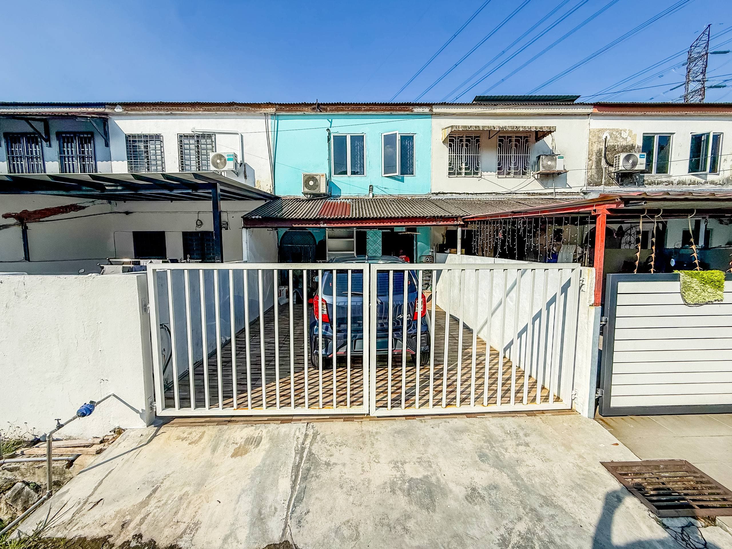Double Storey Cluster Terrace Jalan Rotan Semut Seksyen 18 - Image 1