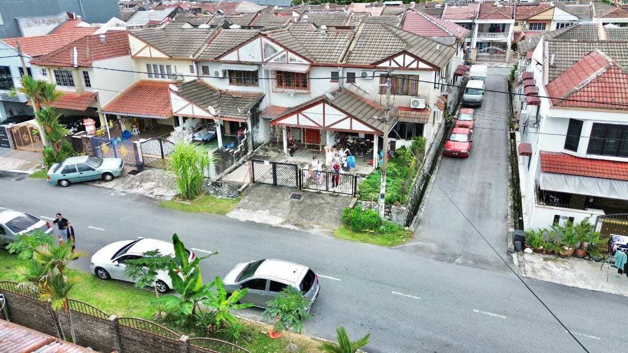 2 Storey End Lot Taman Pandan Indah, Ampang KL - Image 1
