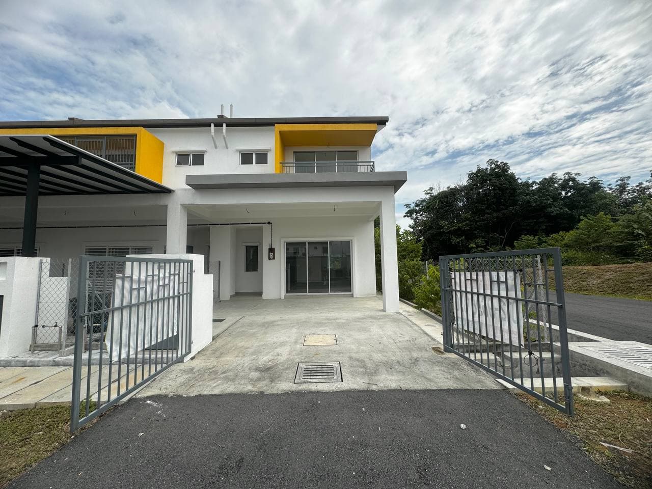 2 Storey Terrace House Desa Seri Setia Sepang End Lot - Image 1