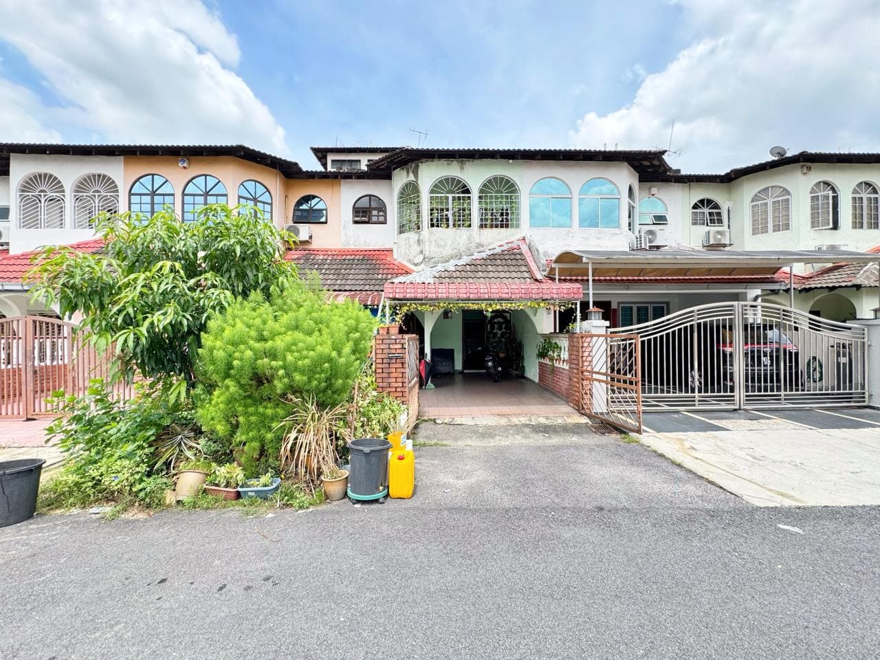 2 Storey Terrace Taman Serdang Raya Seri Kembangan near Bukit Jalil - Image 1