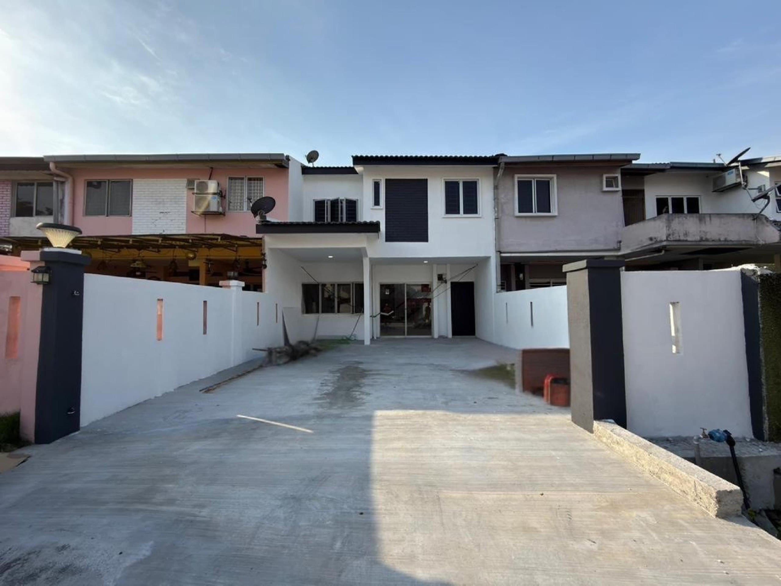 Double Storey Terrace Seksyen 4, Shah Alam - Image 1