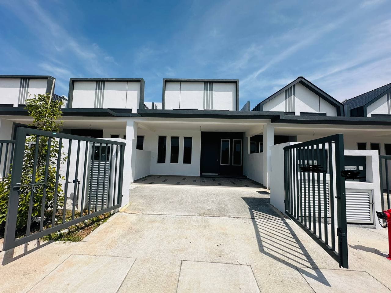 Single Storey Terrace J1 Jenderam Dengkil, Selangor - Image 1
