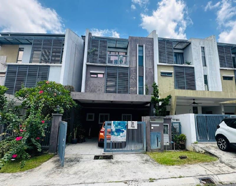 3 Storey Superlink House, Laman Glemarie, with Private Lift, Shah Alam - Image 1